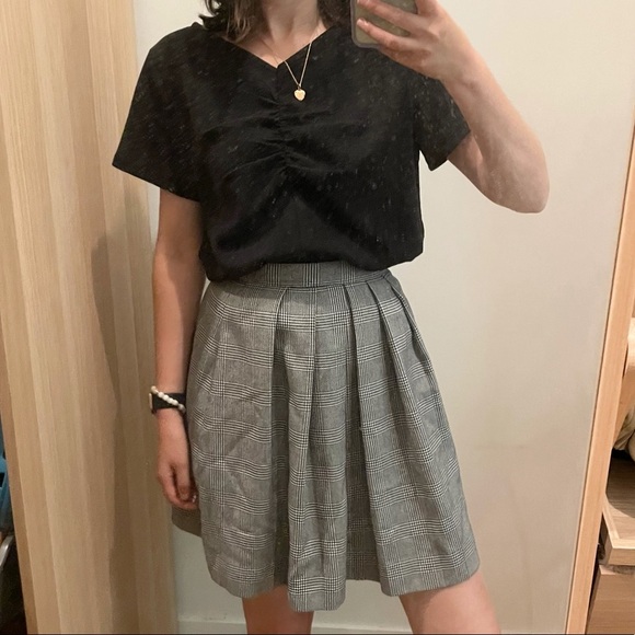 SALE ⬇️VINTAGE BLACK & WHITE Houndstooth CHECKED PLEATED ACADEMIA SKIRT - XS - Picture 3 of 16